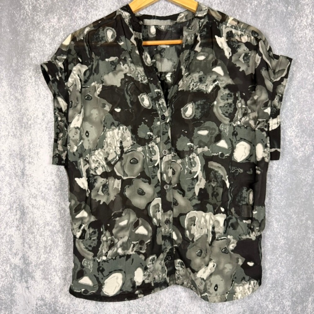 Olivia Moon Women L Grey Black Abstract Floral Camo Button Up Blouse